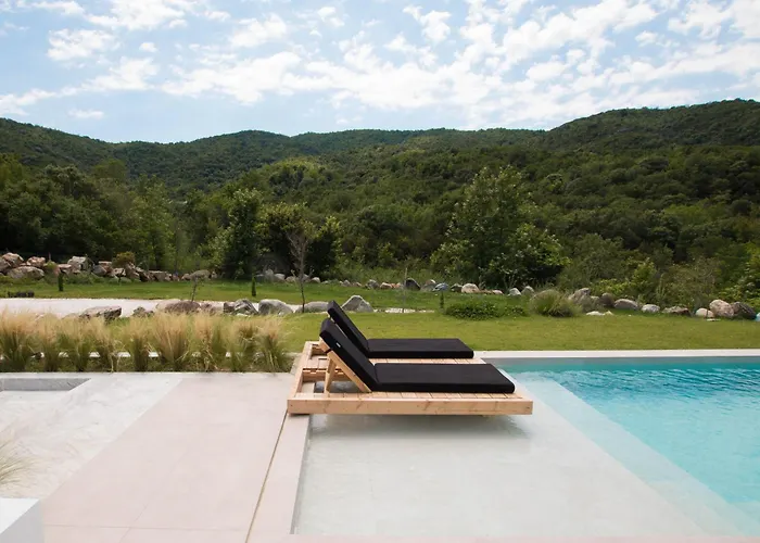 Aristotelia Gi - Premium Luxury Villas With Private Pools