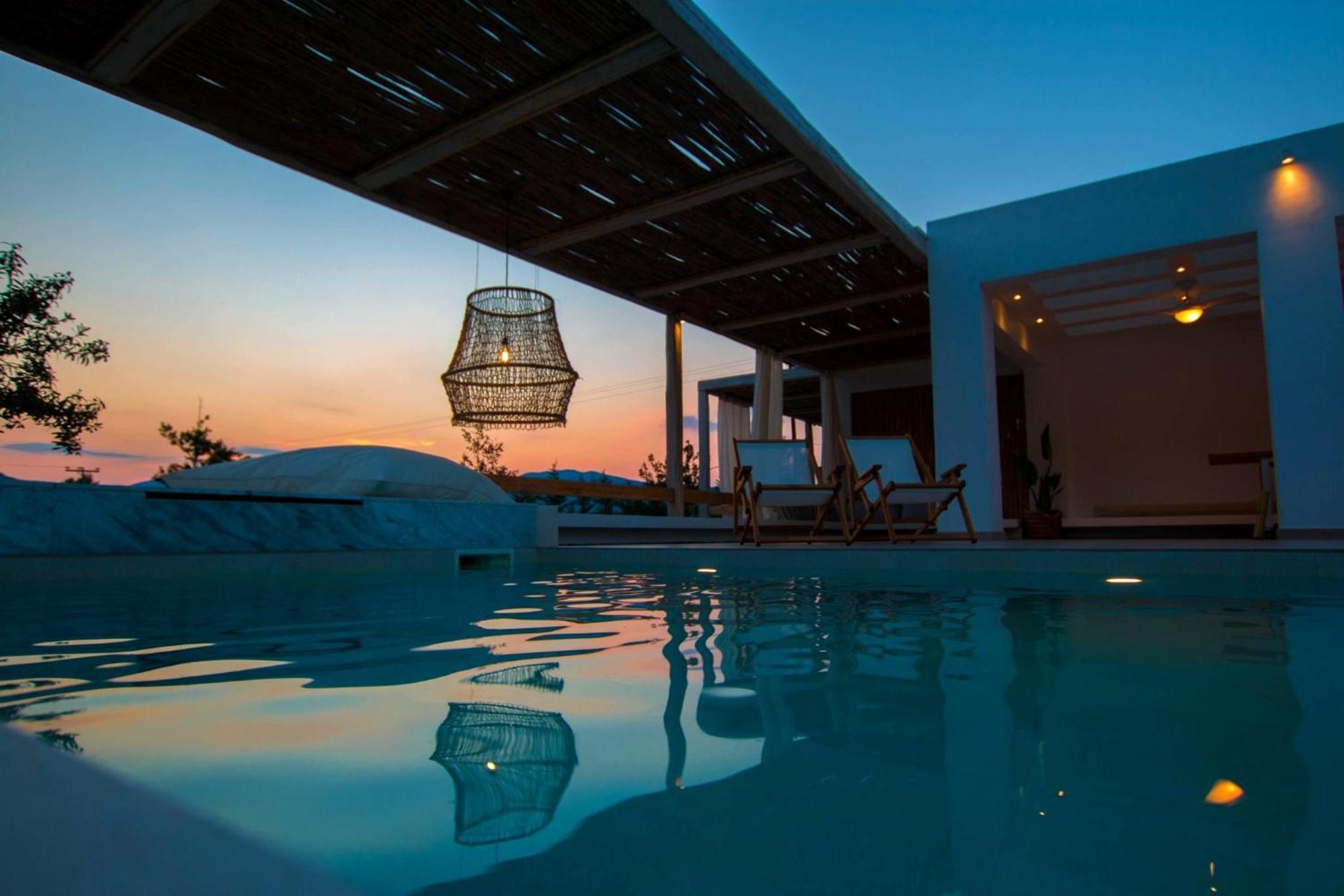 Aristotelia Gi - Premium Luxury With Private Pools *